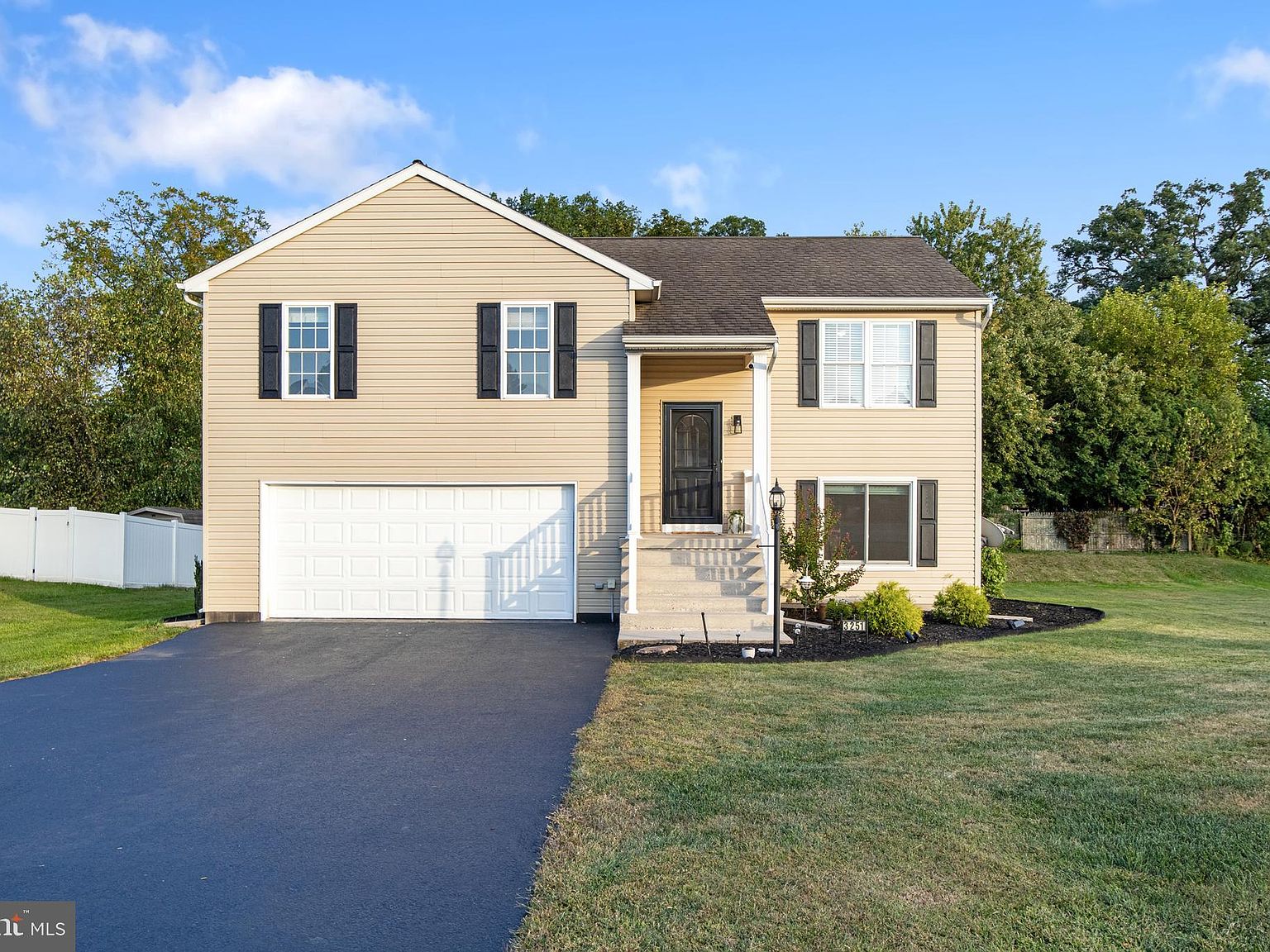 3251 Grey Fox Cir, Dover, PA 17315 | Zillow 3251 Grey Fox Cir, Dover, PA 17315 | Zillow