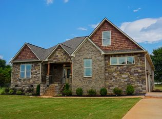 240 Heather Glen Dr, Boiling Springs, SC 29316