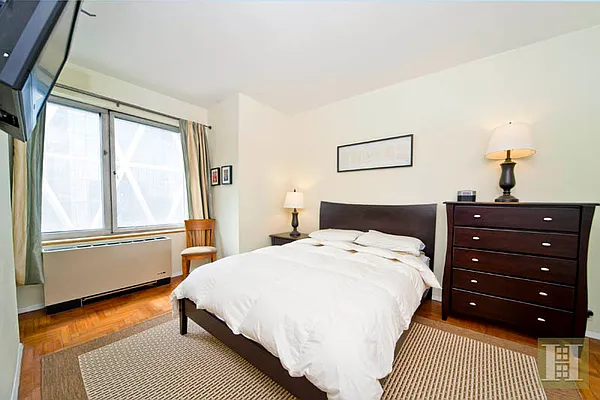 Rented by Halstead Real Estate | media 17