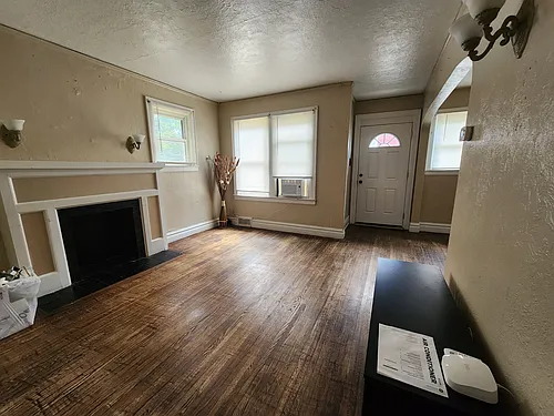 104 Foster Ave #1 Photo 1