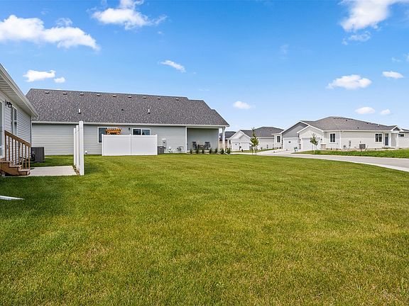 3rd image of 1531 Foxtail Dr SE