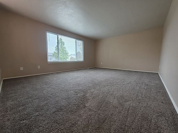 2nd image of 360 S Belaire Cir
