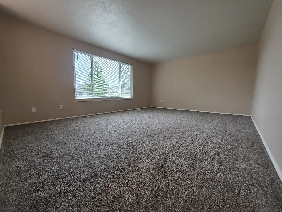Building Photo - 360 S Belaire Cir