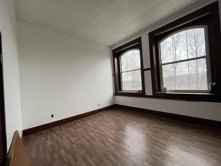 63 Illinois St #104 — Photo 32