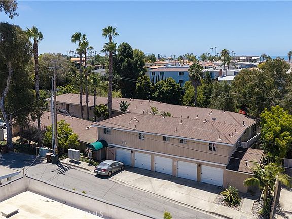3rd image of 211 W Marquita