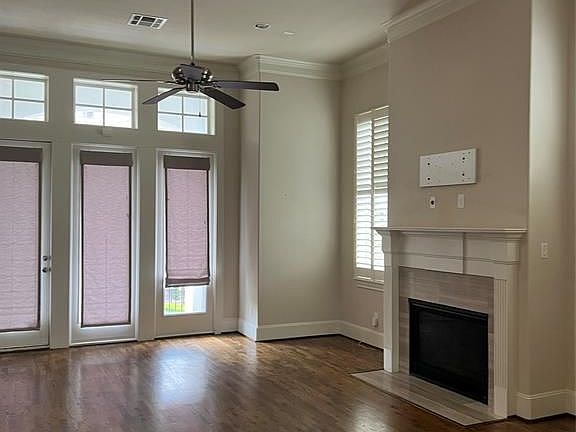 3rd image of 2332 Hutchins St