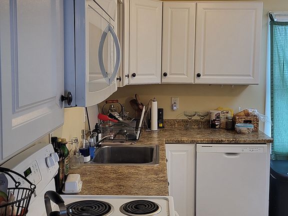 4th image of 167 Elm St #2