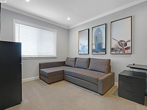 4th image of 4205 Comet Cir