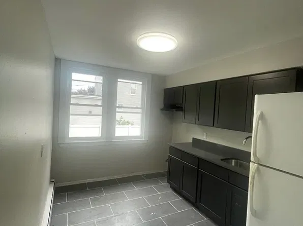 141 Liberty St #2R, Linden, NJ 07036