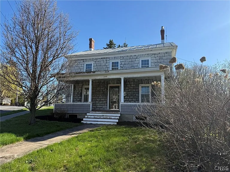 100 N Main St — Photo 48