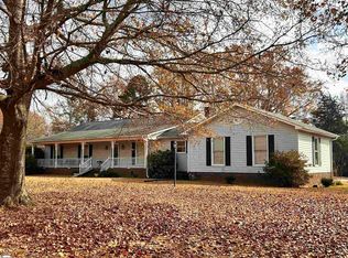 3389 Lakeview Dr, Laurens, SC 29360