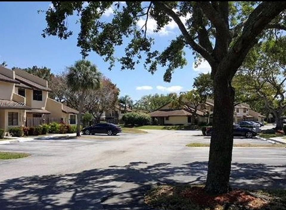1st image of 110 SW 97th Ave #110
