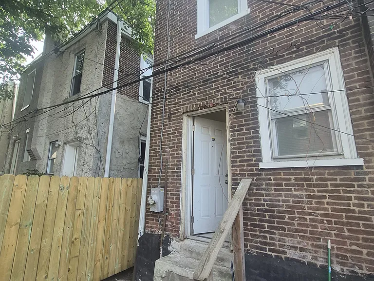 6010 N Lambert St — Photo 24
