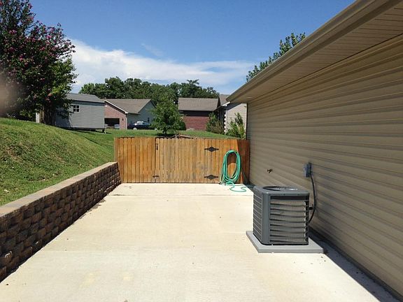 4th image of 629 Woodland Park Dr