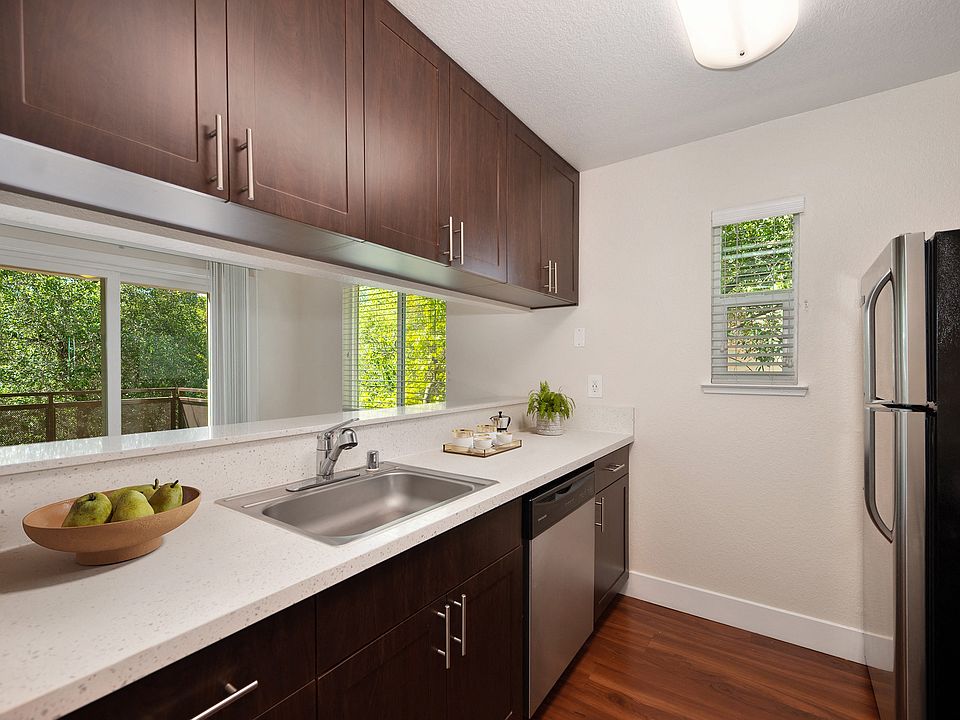 Chardonnay Kitchen