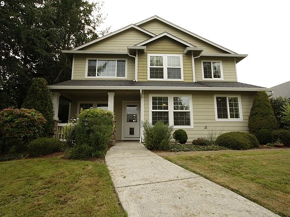 2nd image of 906 NE Grace Ave