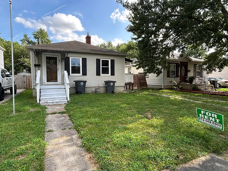 821 E Parkland Ave — Photo 1