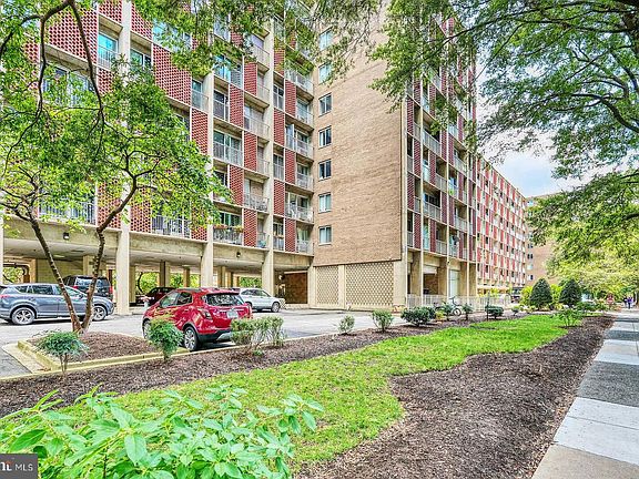 3rd image of 800 4th St SW APT S623