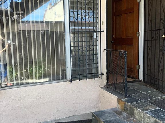 4th image of 1435 S Hayworth Ave #2