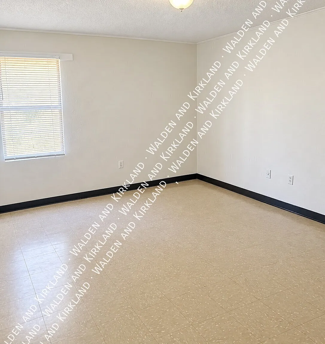 Affordable 2 Bedroom/1 bathroom - $695/month — Photo 4