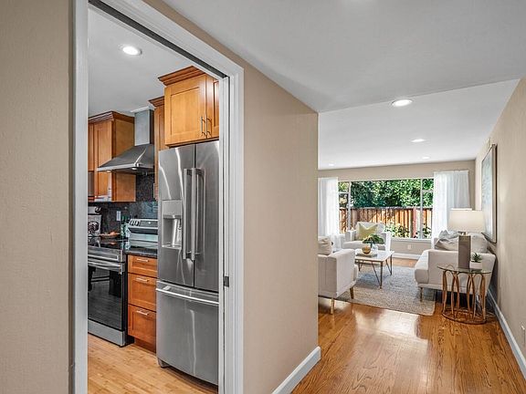 4th image of 3360 Princeton Ct