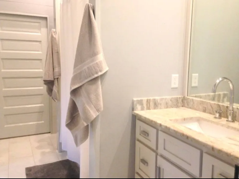White Cir — Photo 9