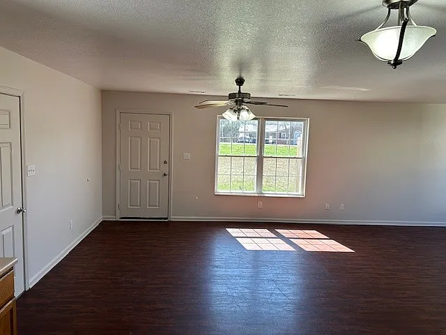 6773 Boston Dr — Photo 6