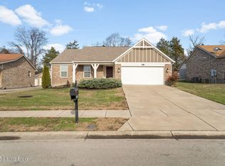 8425 Splendid Point, Louisville, KY 40229