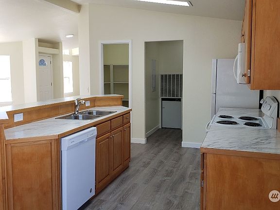 4th image of 10320 137th Street E #26