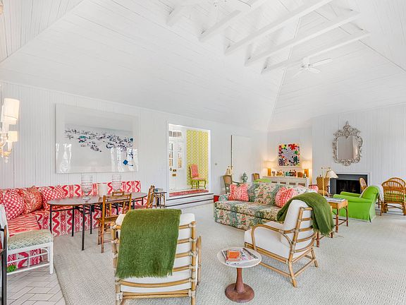 5th image of 171 Wyandanch Ln