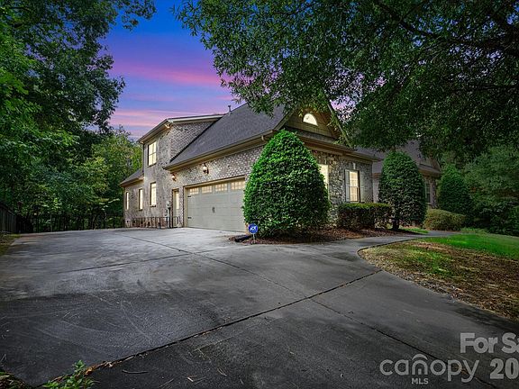 2nd image of 4020 Lingen Ln