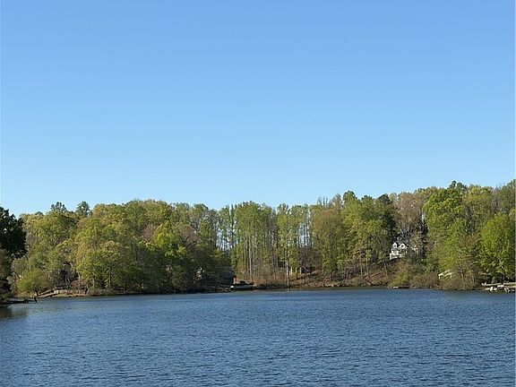 2nd image of 2205 Overlook Rd