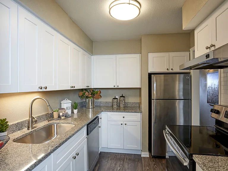 The Fountains Apartments — Photo 41