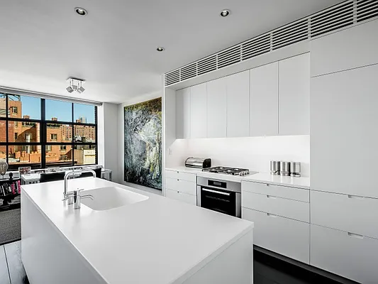 Sold by Sotheby's International Realty | media 11