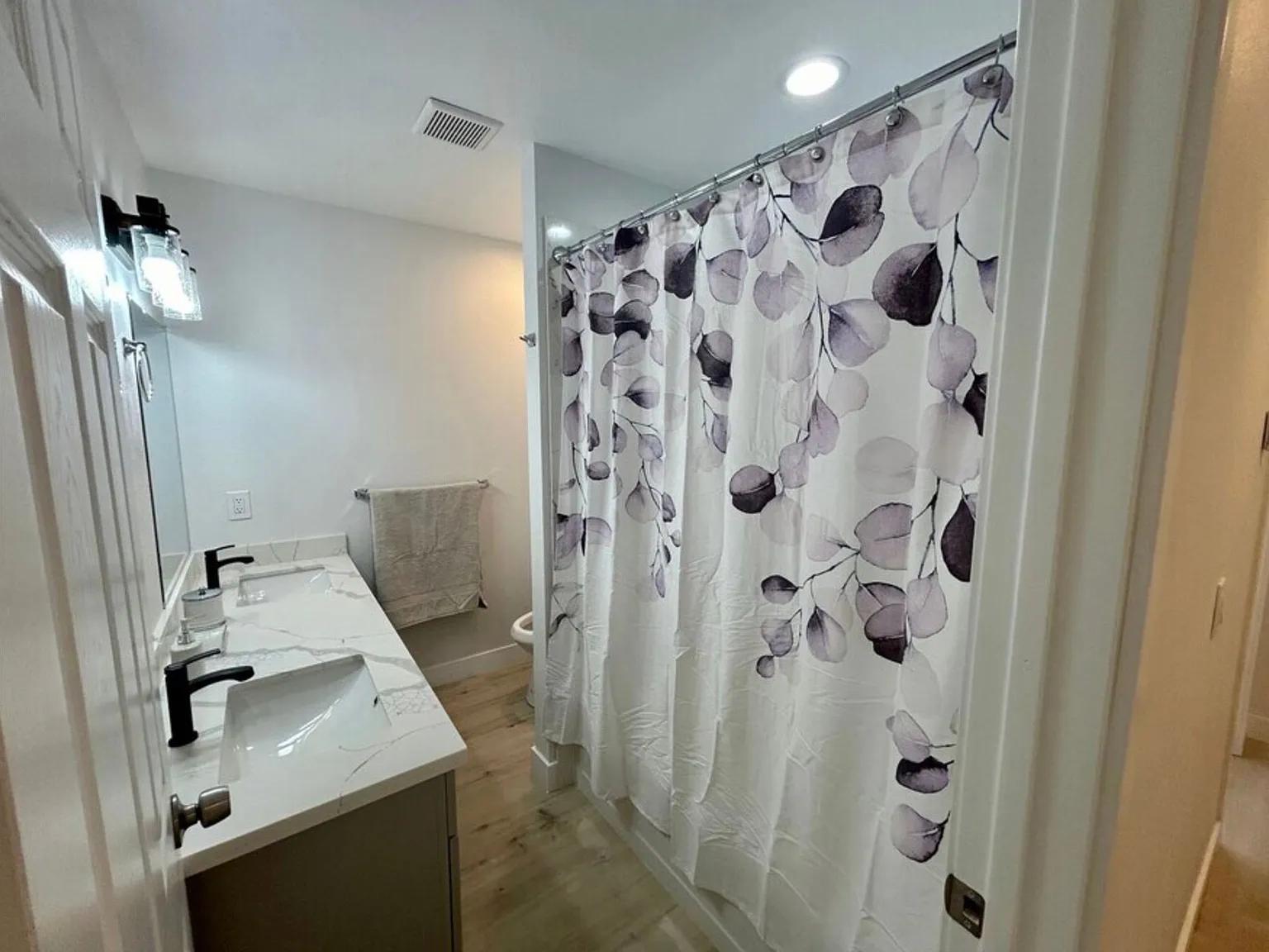 Foothill Manor Townhomes — Photo 4