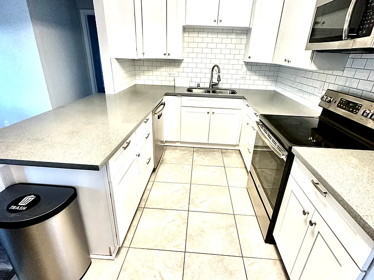 2037 Robert Way #A3 — Photo 3