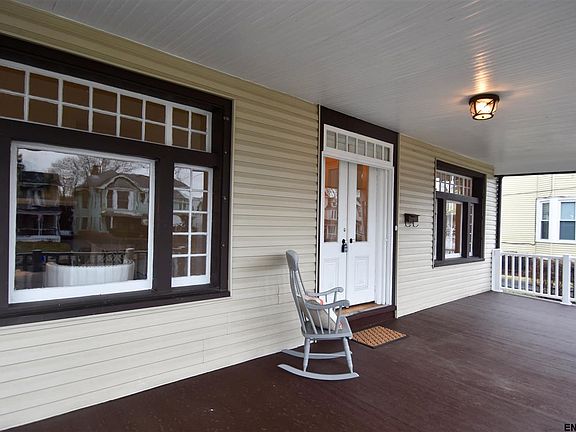 5th image of 259 Pawling Ave