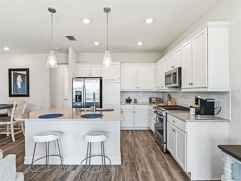 5329 NW 34th St — Photo 12