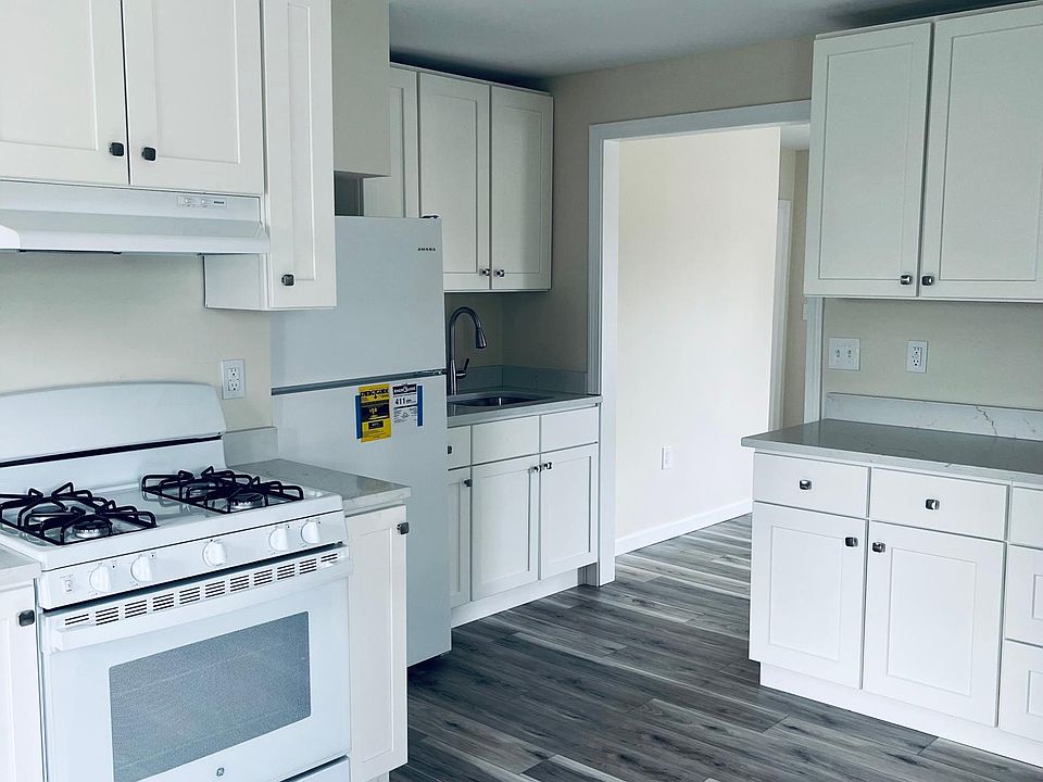 1st image of 8-10 Varnum St #2