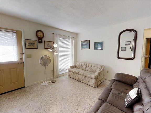 5th image of 1151 Saxon Blvd