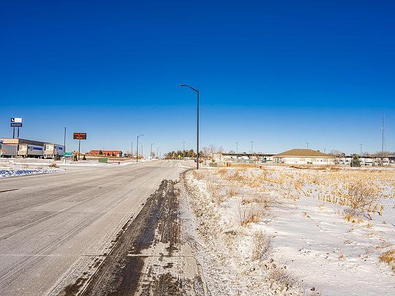 2nd image of Commercial St
