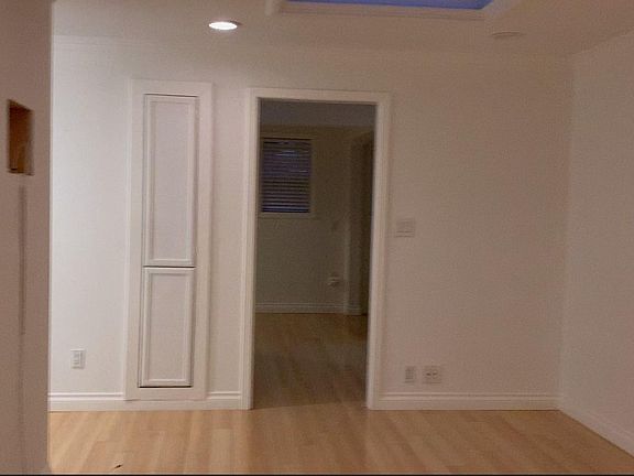 4th image of 5048 Woodley Ave #1A