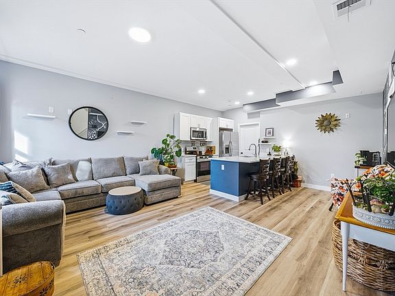 2nd image of 50 Frankfort St #2