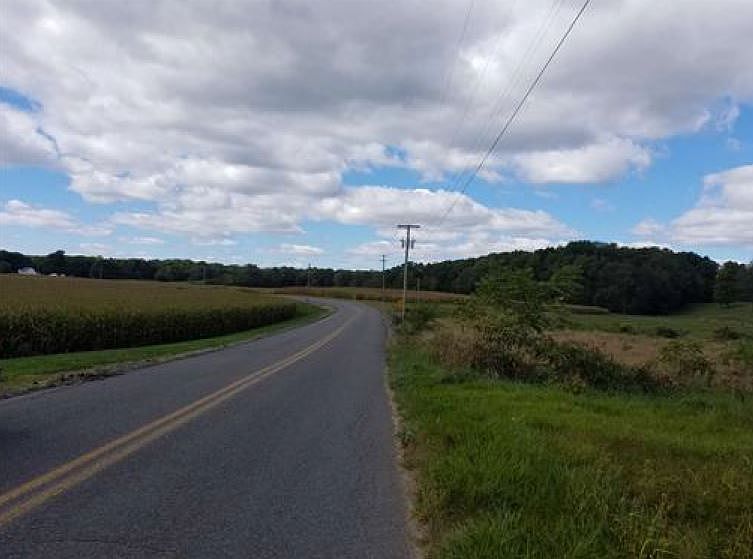 2nd image of 21409 Quinn Rd