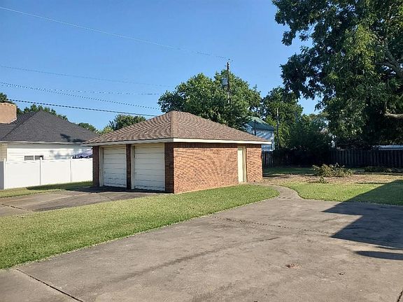 3rd image of 602 S 5th St