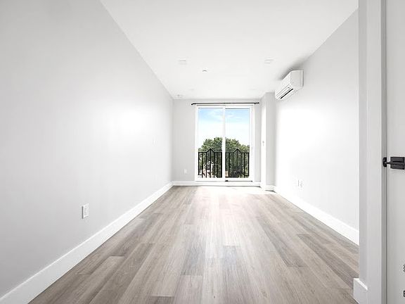 3rd image of 1565 New York Ave #7E