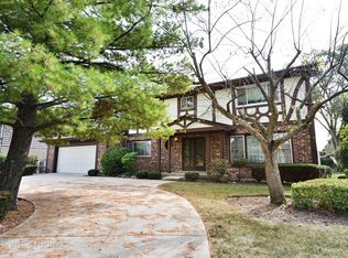 2245 Castilian Cir, Northbrook, IL 60062