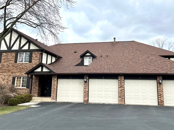 33 Shawnee Trl APT 2, Indianhead Park, IL 60525