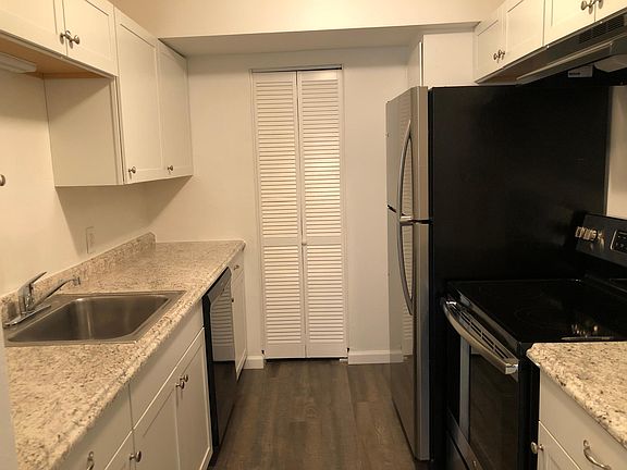 5th image of 2191 Willowgrove Ave