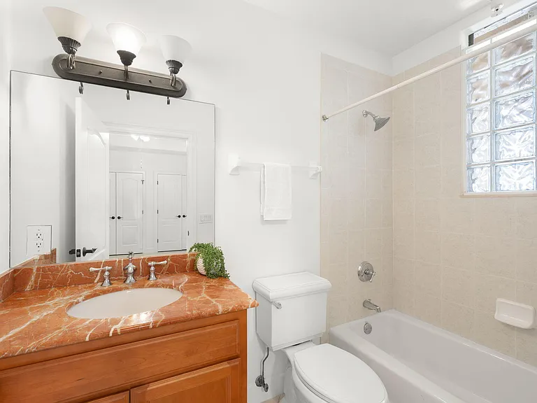 20 Orange Ave #411 — Photo 7